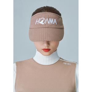 Trang phục đánh golf nữ và những điều bạn cần biết