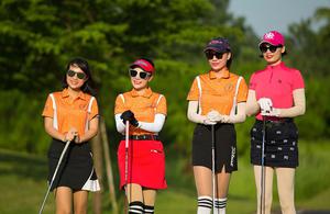 Váy đánh golf - Trang phục đầy nữ tính của golfer nữ