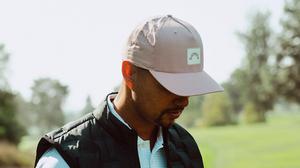 Các loại mũ chống nắng đánh golf cho các golfer